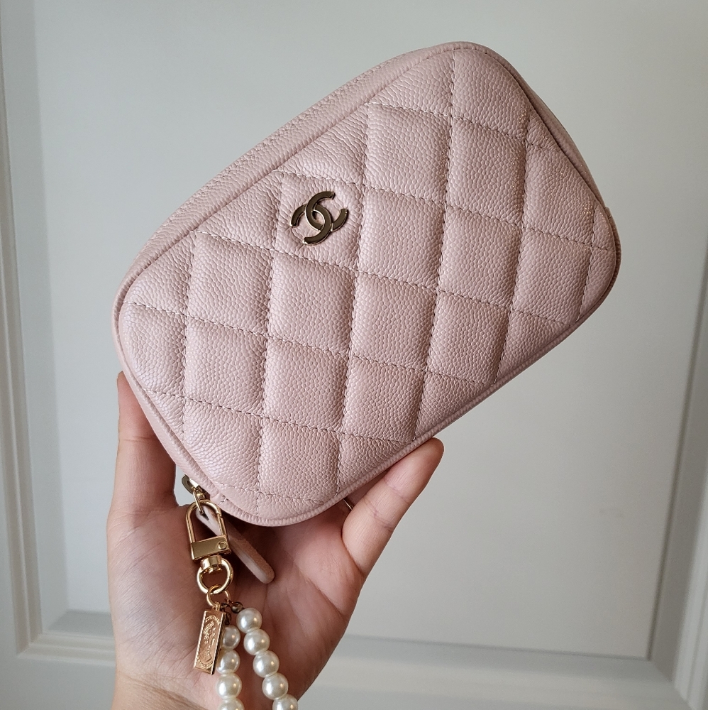 🚫Pending🚫 Chanel 21c Rose Clair Small Cosmetic Pouch